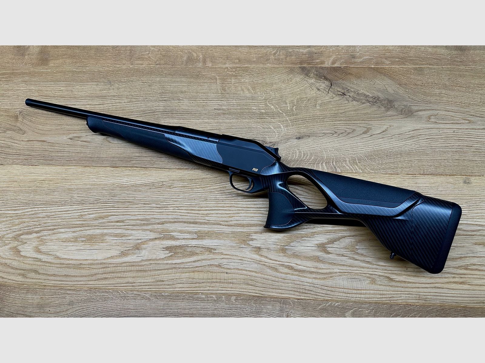 Blaser R8 Ultimate Carbon / Atzl Match-Jagd-Abzug / gekürzter Lauf / M15x1 / Kaliber nach Wahl / AH Kammergriffkugel