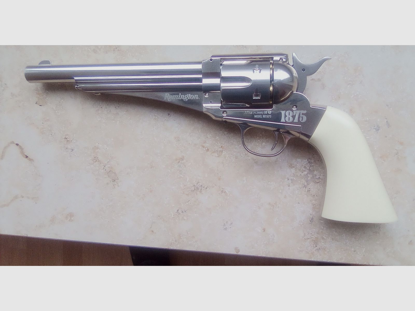 Disolución de colección de pistolas y revólveres CO2