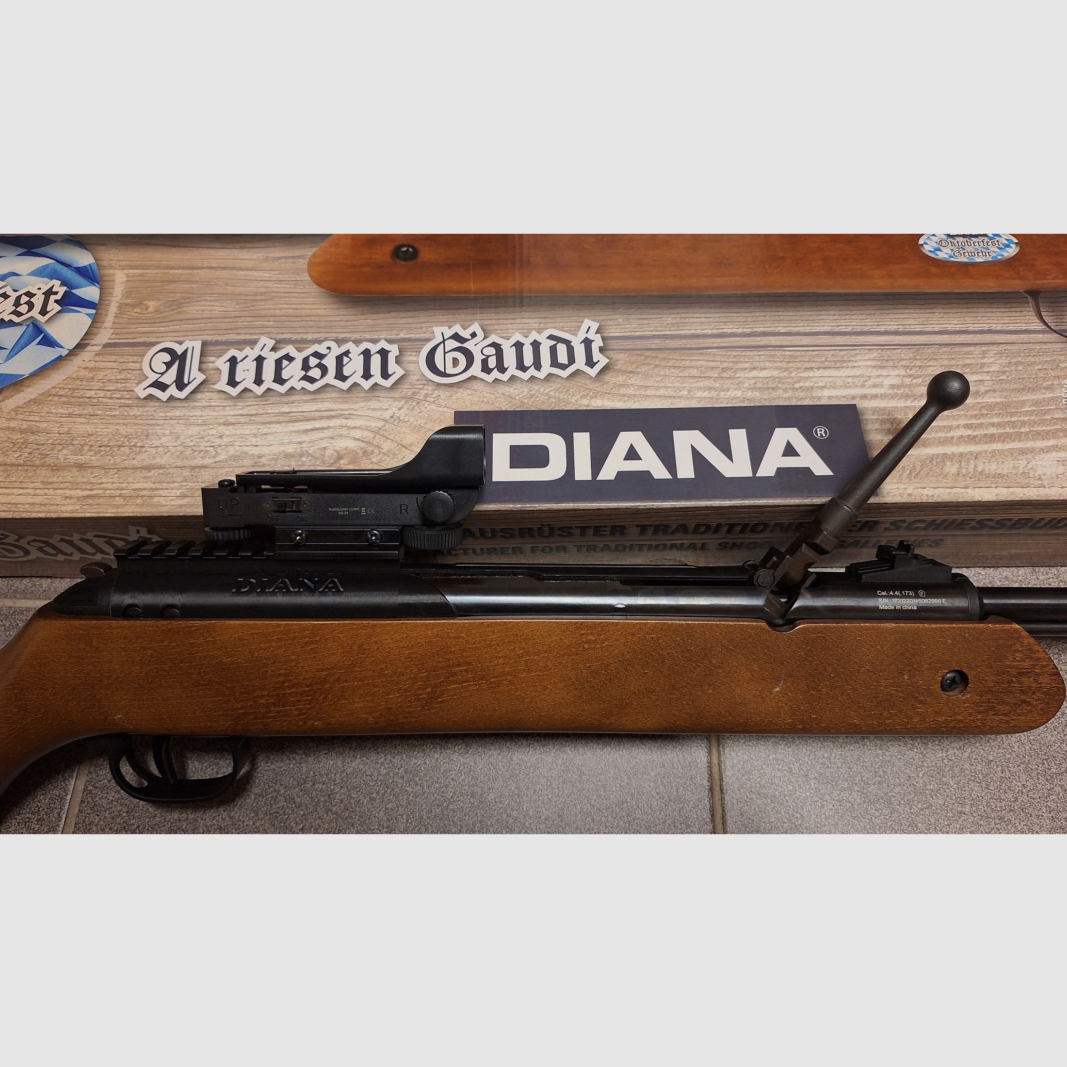 Diana Oktoberfestgewehr mit Reddot !