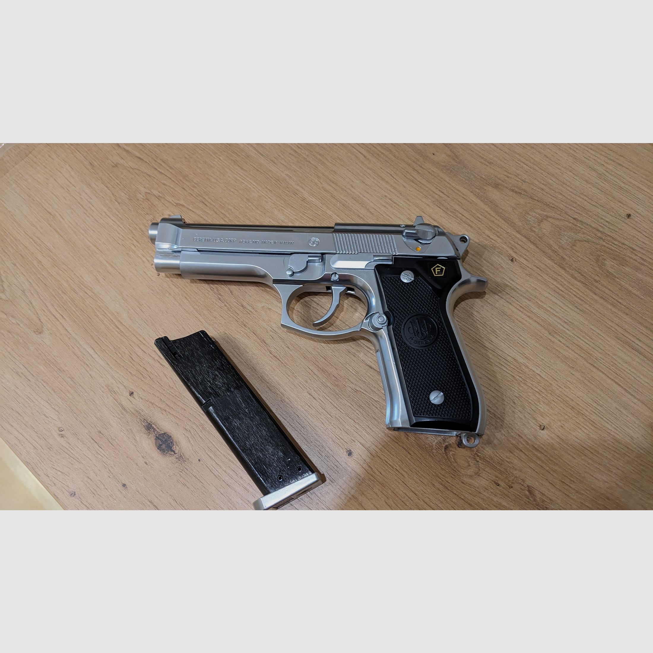 Beretta M92 FS / Omega Industries / Gas-Blowback 