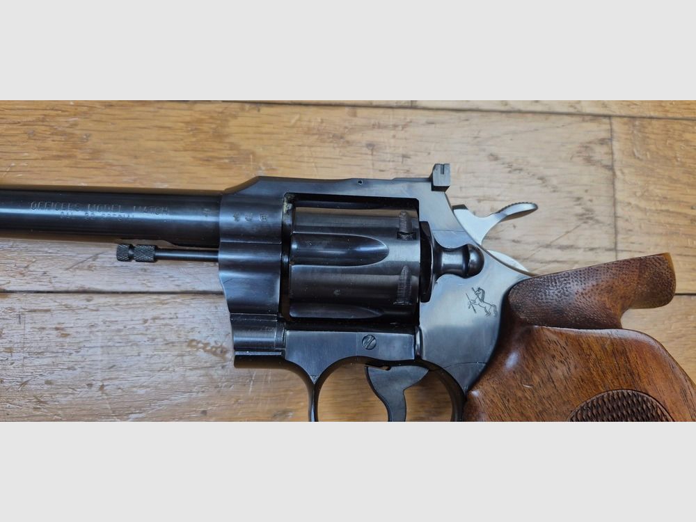 Mythos Revolver Colt Officer Model Match – Kal. 38Sp – Schwerer Lauf 6 Zoll – Waffe aus Hartford um 1960 – Ästhetik und Mechanik auf höchstem Niveau – Seltene Stück für das Schießen und Training in sehr hoher Qualität – Ausgezeichneter Zustand, fast wie neu – TBE +++, Bild 5 von 25