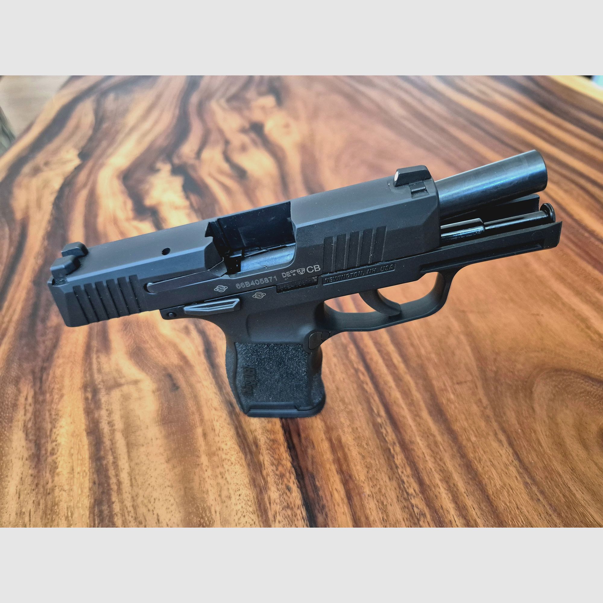 Sig Sauer P365 MS 9mm Luger inkl. POLE.CRAFT-Holster – Neuwertiger Zustand
