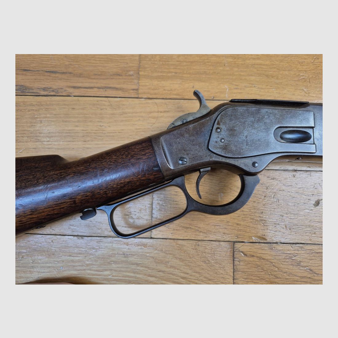Sehr schöne und seltene Winchester 1873 Saddle Rifle – Kaliber 44 WCF / 44-40 – Waffe der Eroberung des Westens von 1885 – Seltene Waffe in einem außergewöhnlichen Zustand! TBE+++, Bild 4 von 40