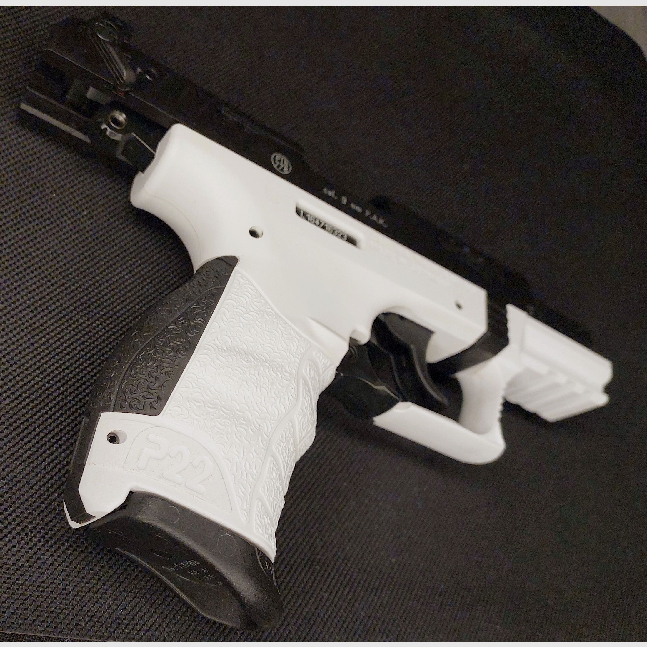 Pistola de fogueo Walther P22Q 9mm P.A.K. modelo especial CHESS (PTB 778) con 2 cargadores - como nueva! [P 22 q]