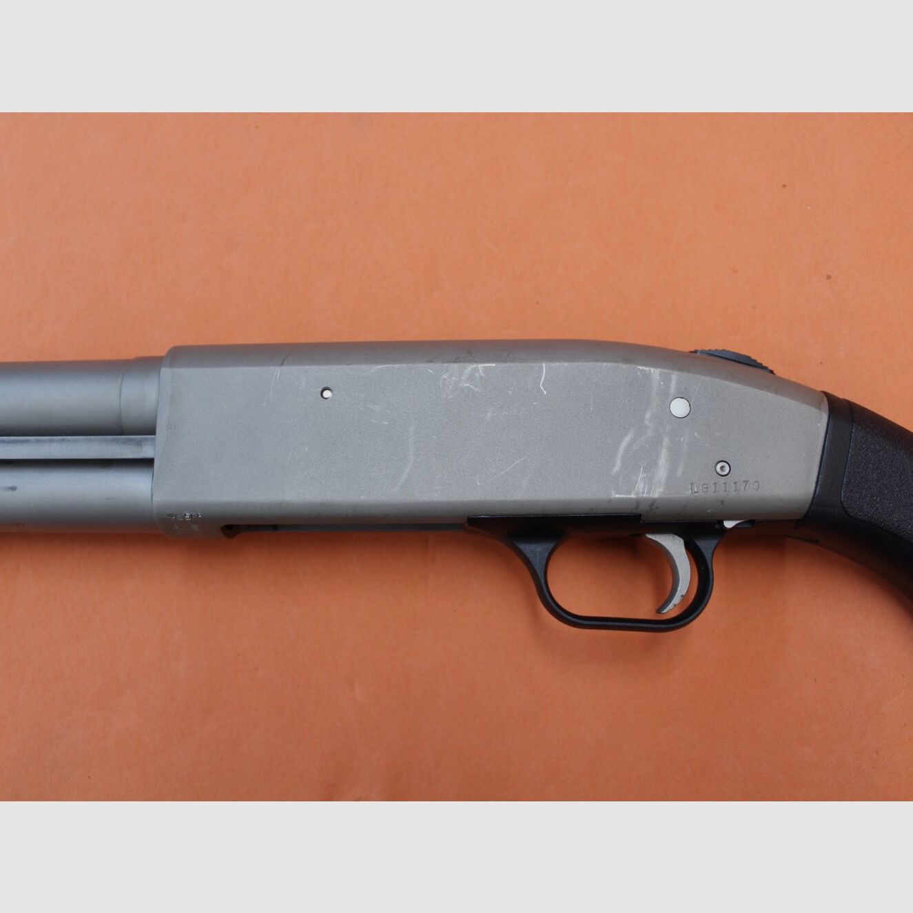 Mossberg VsRep.Flinte 12/76 Mossberg M590 Mariner escopeta de repetición de culata delantera 20" cañón (Cyl)/ acabado en níquel, imagen 4 de 10