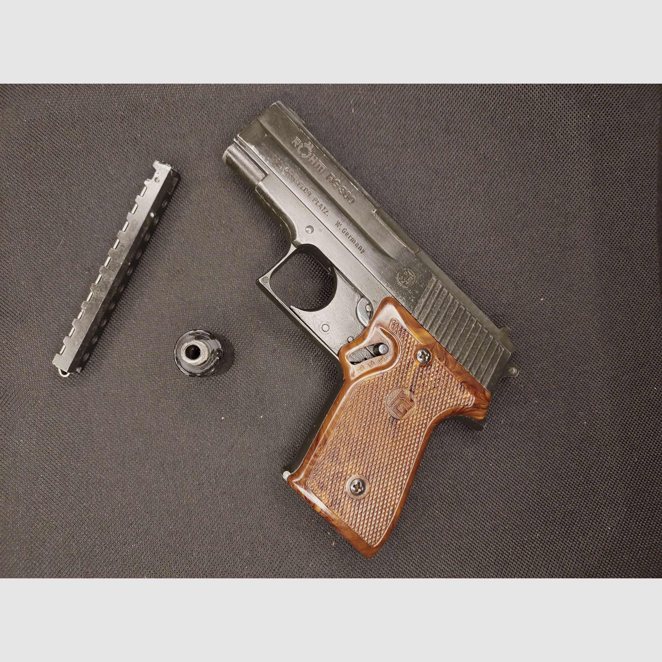 Röhm RG300 (RG 300) Schreckschuss Pistole Kal. 6mm Flobert (PTB 327)