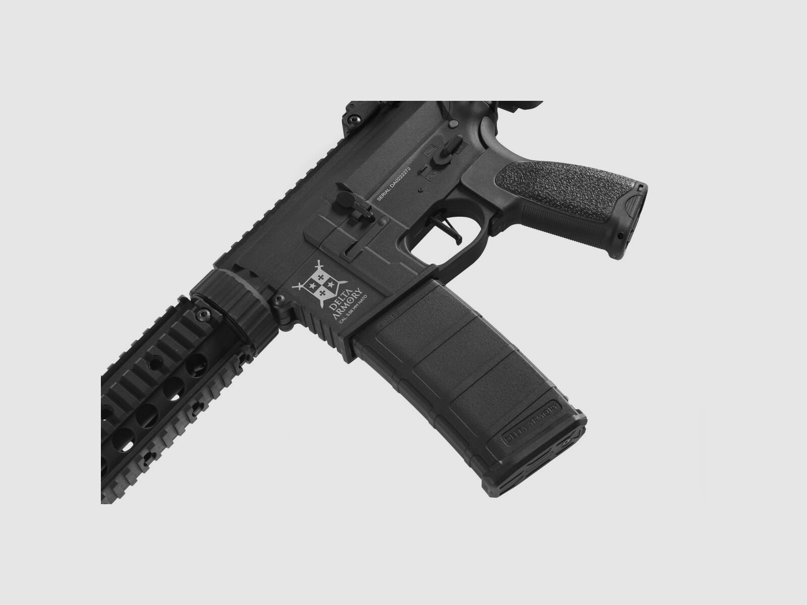 AR15 SilentOps 9 pulgadas CHARLIE Negro S-AEG Rifle Airsoft Libre a partir de 18 años | Delta Armory