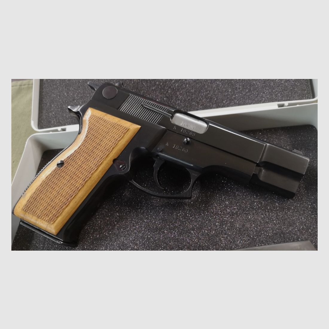 LUGER M90 Selbstladepistole  GANZSTAHL "Sammlerstück"