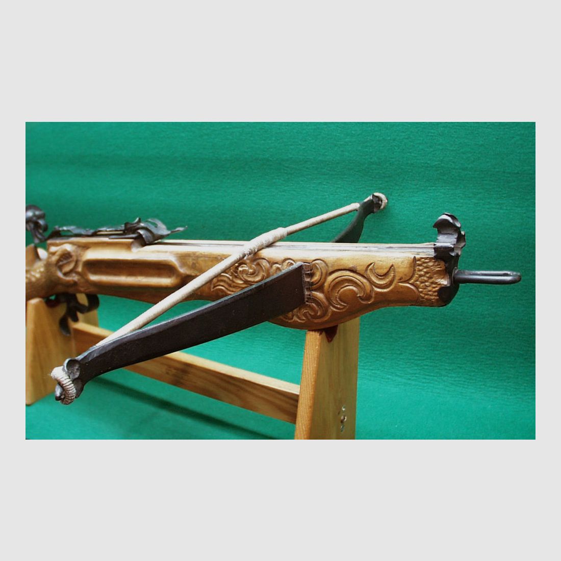 Custom Made	 Jagdarmbrust