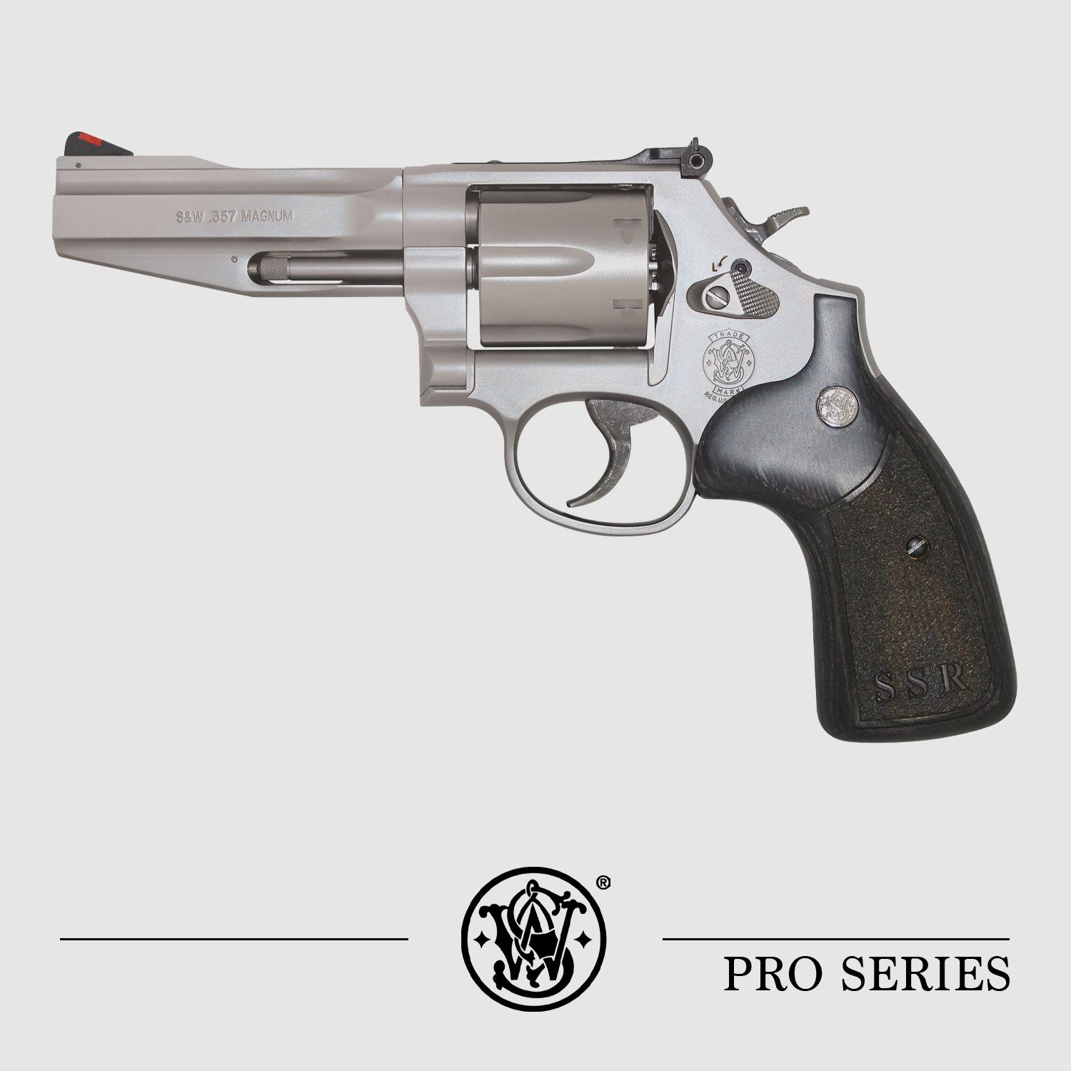 Smith & Wesson ha preparado una pistola dedicada a la especialidad Stock Service Revolver con todas las características necesarias para practicar con éxito esta dinámica actividad deportiva: la Smith & Wesson 686 SSR