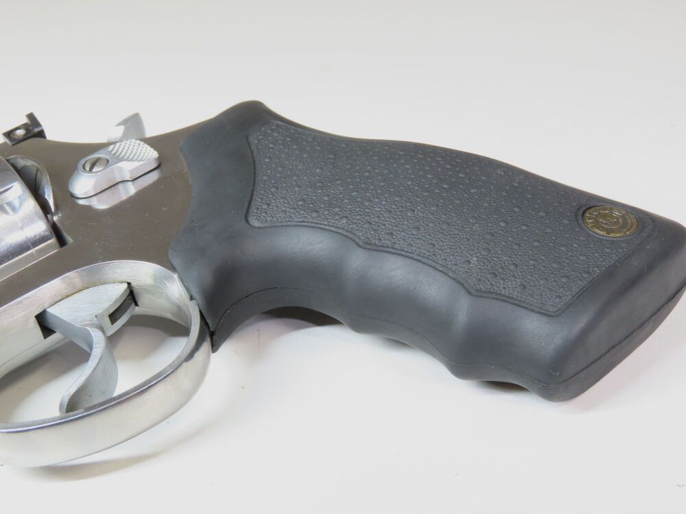 Revolver Taurus Euro Champion en acier inoxydable de 6 pouces