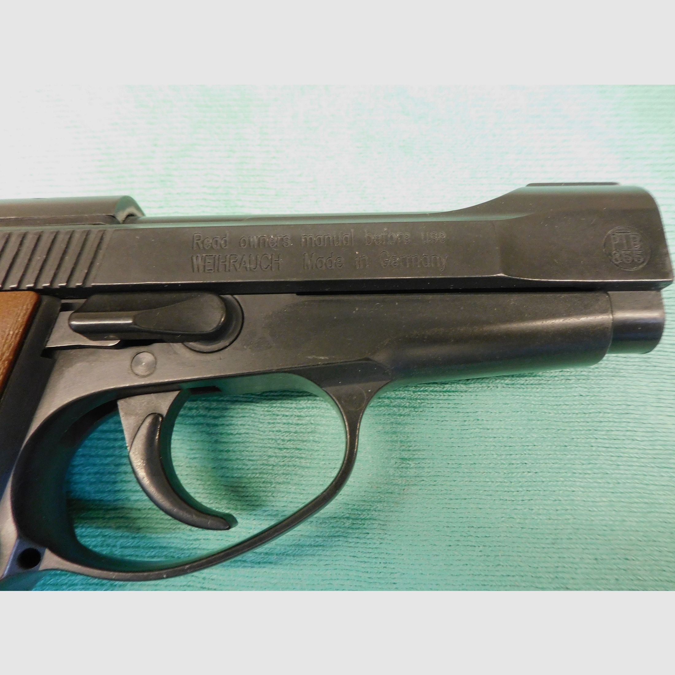 Weihrauch HW 94 Pistolet alarmowy Kal. 9 mm naboje z brzegiem z akcesoriami