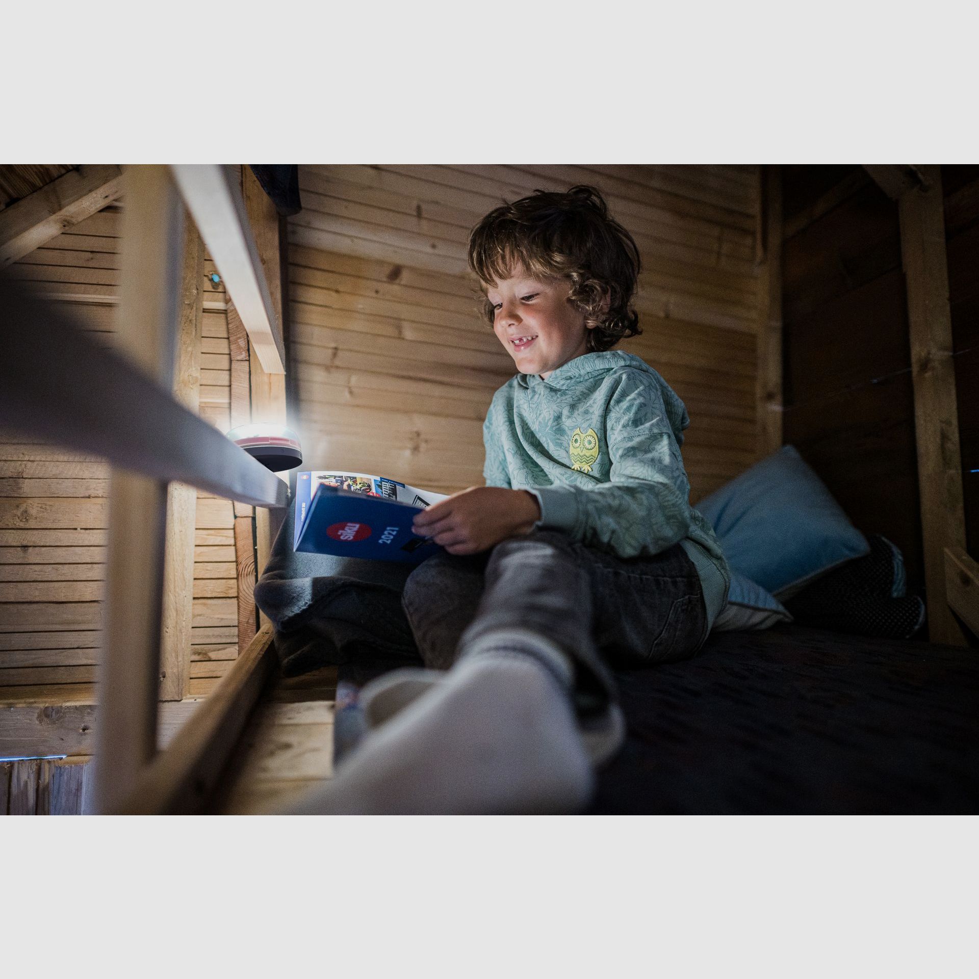 Ledlenser 502786 Kidcamp6 Paarse Lantaarn Wit Rood Groen Blauw met Feestknippermodus