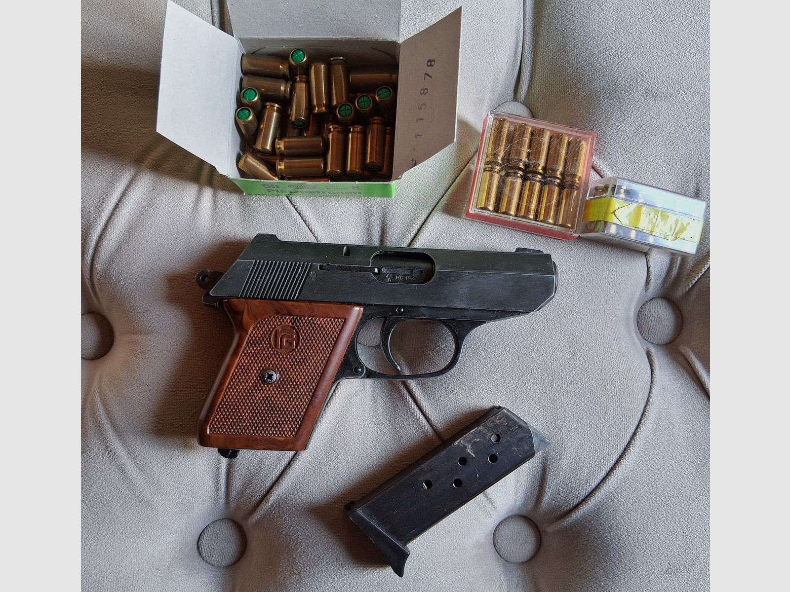 Rhöm RG9 Pistole Mehrlader 8mm Platz / Gas  frei ab 18 Jahren