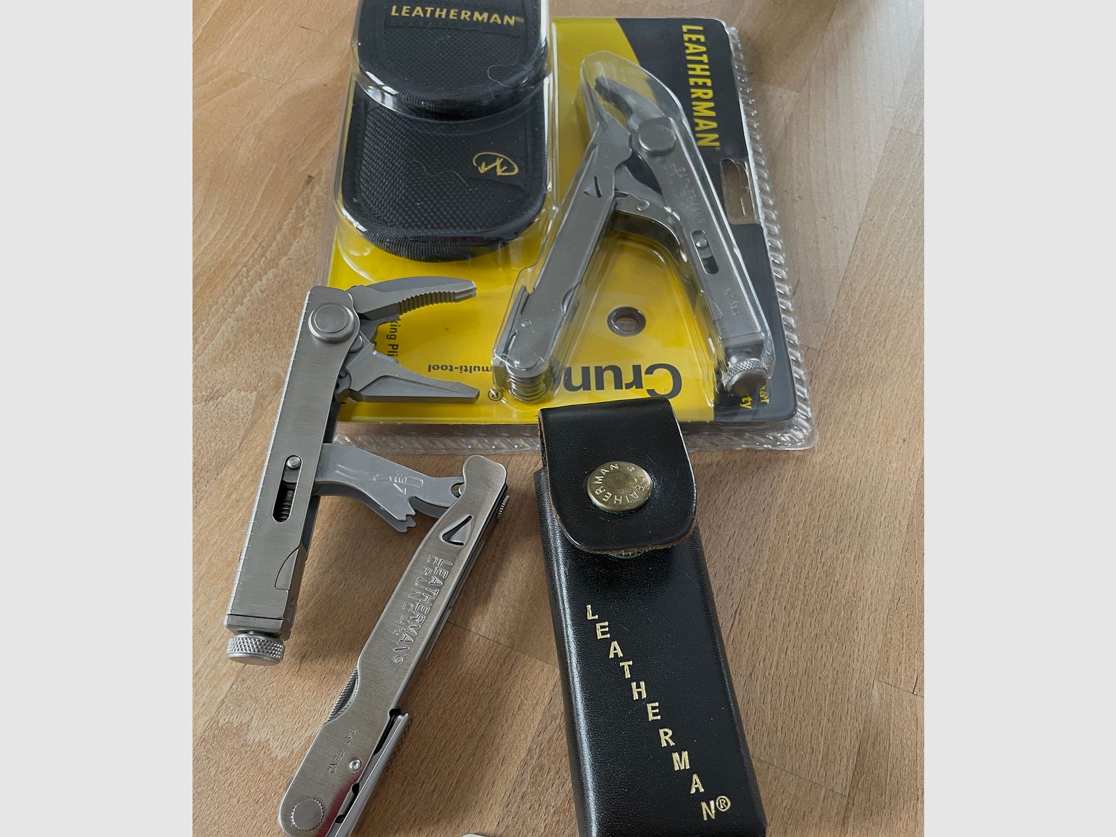 2 Leatherman Crunch