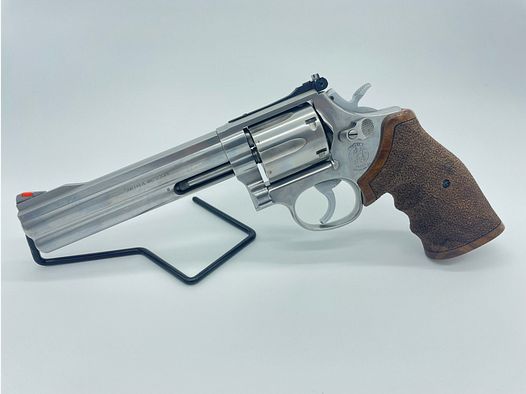 Revolver Smith&Wesson 686-4 6" barrel length caliber .357 Magnum