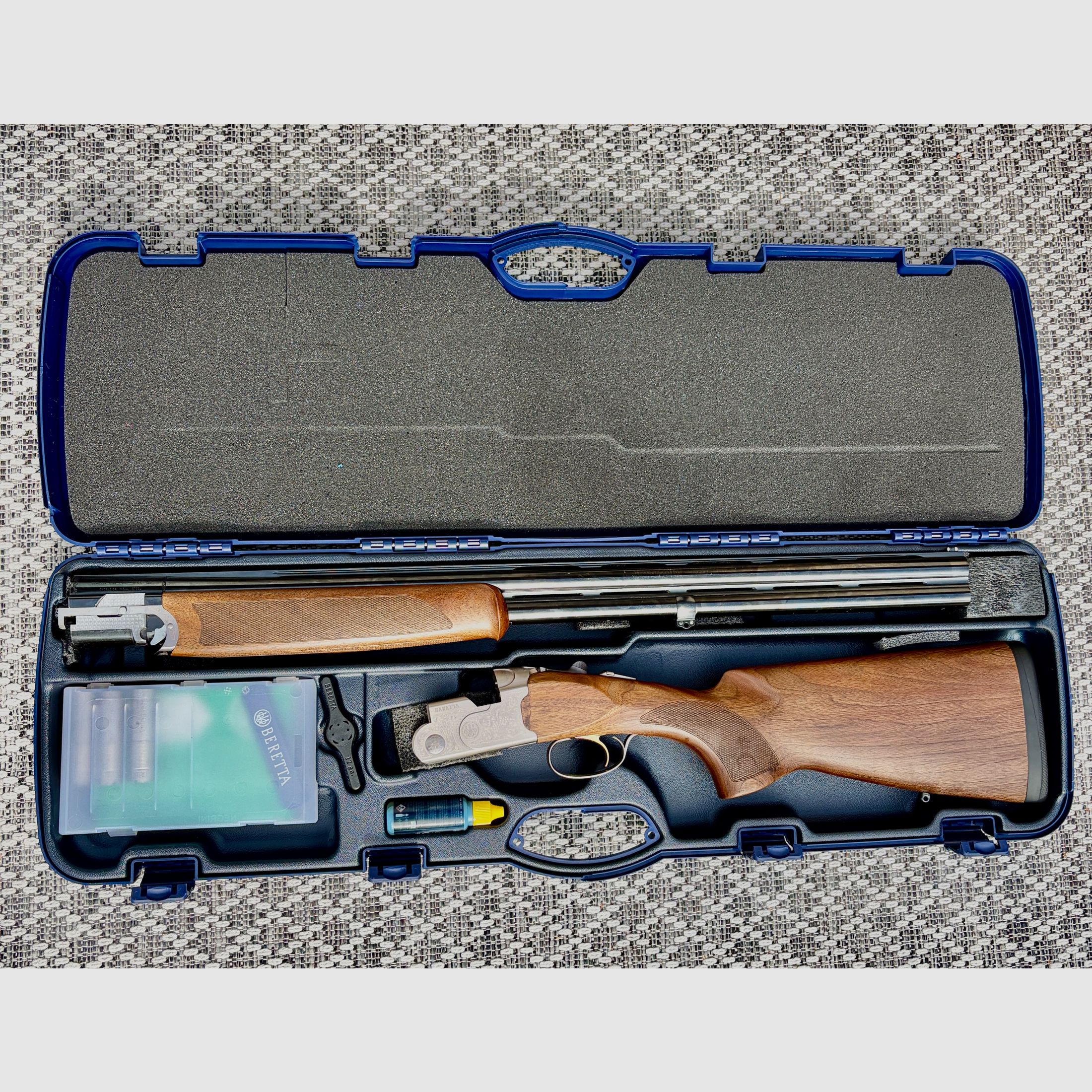 Beretta 686 Silver Pigeon I Sporting 12/76 – like new condition, image 1 of 5