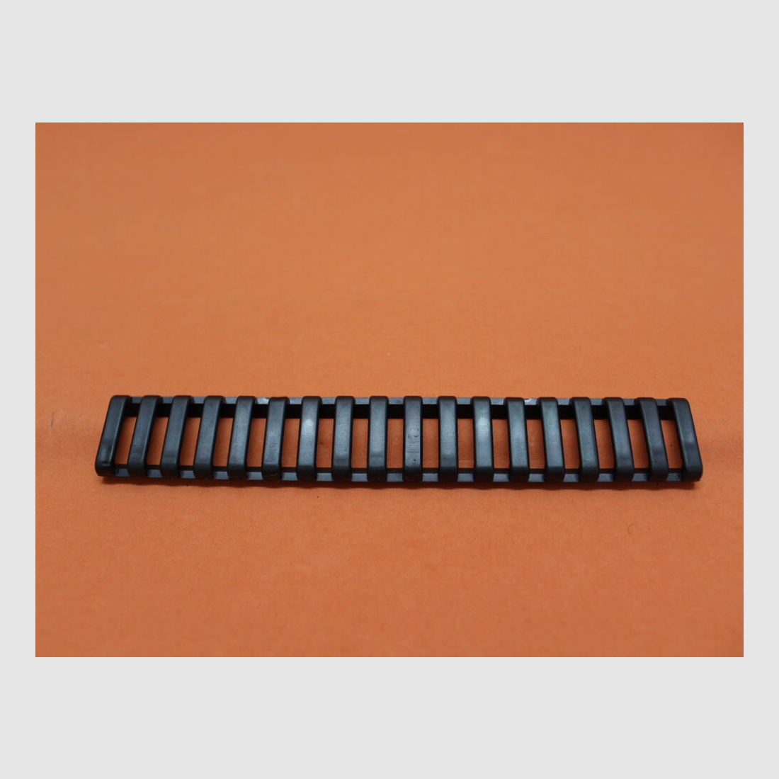 Cubierta negra de riel Picatinny de bajo perfil SIG Sauer SIGTAC de 18 ranuras / 175 mm para perfil Picatinny