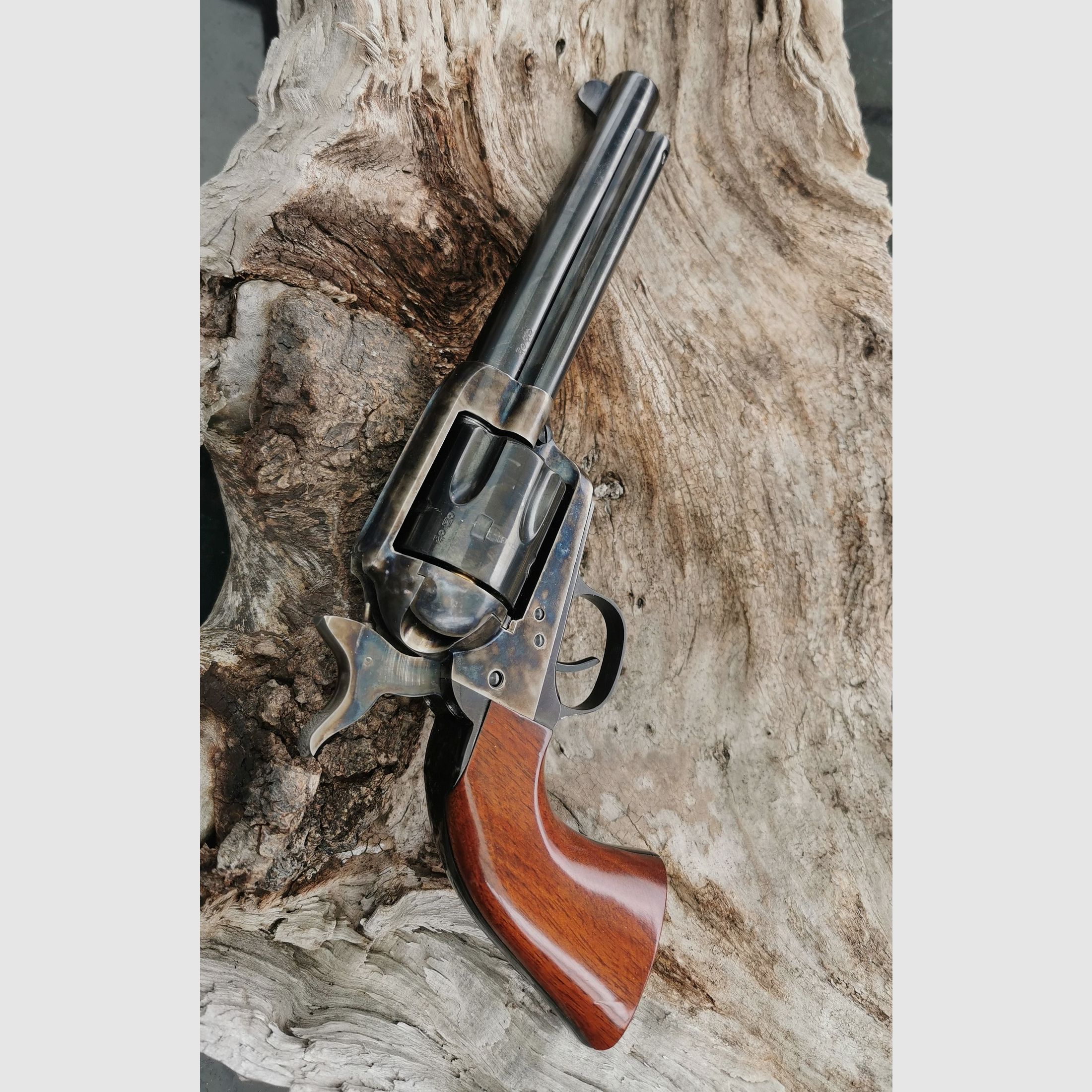 Colt SAA Mod 1873 Pat: 1871-1872 PTB 838 cal. 9 mm R. Knall/Platz Hege Uberti Single Action Army Stahl