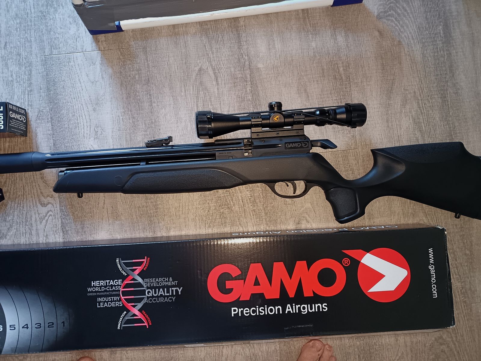 Gamo Arrow 4,5 Pcp im Set mit Zielfernrohr und Zweibein und Pumpe