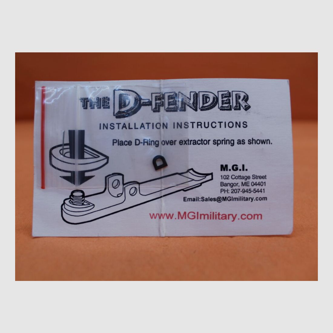 M.G.I. Militare AR-15: Sostituzione D-Ring "Il D-Fender" M.G.I. Amplificatore per molla di estrazione, immagine 1 di 3