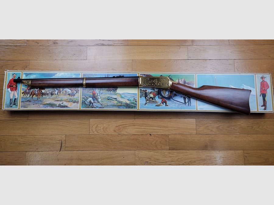 Très belle Winchester commémo – « RCMP Centenial 1873-1973 » – Musket 1894 – 9.500 ex. – 30-30 Win – Boite d&rsquo;origine – État parfait, image 11 sur 24