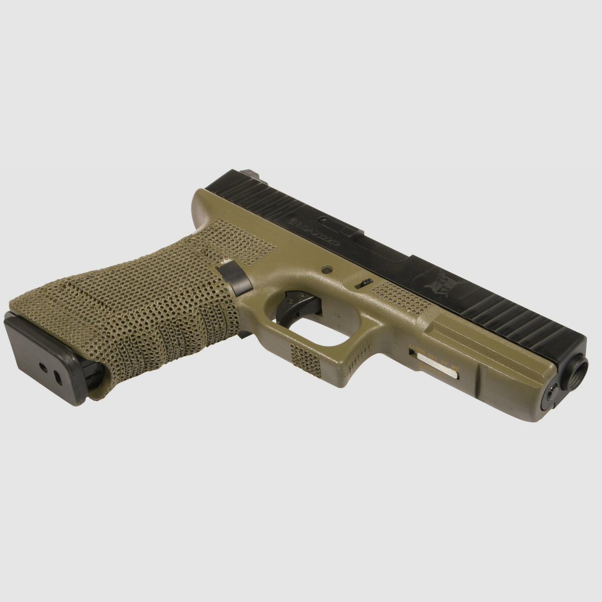 P04 GBB Airsoft Pistole in Oliv | Delta Armory