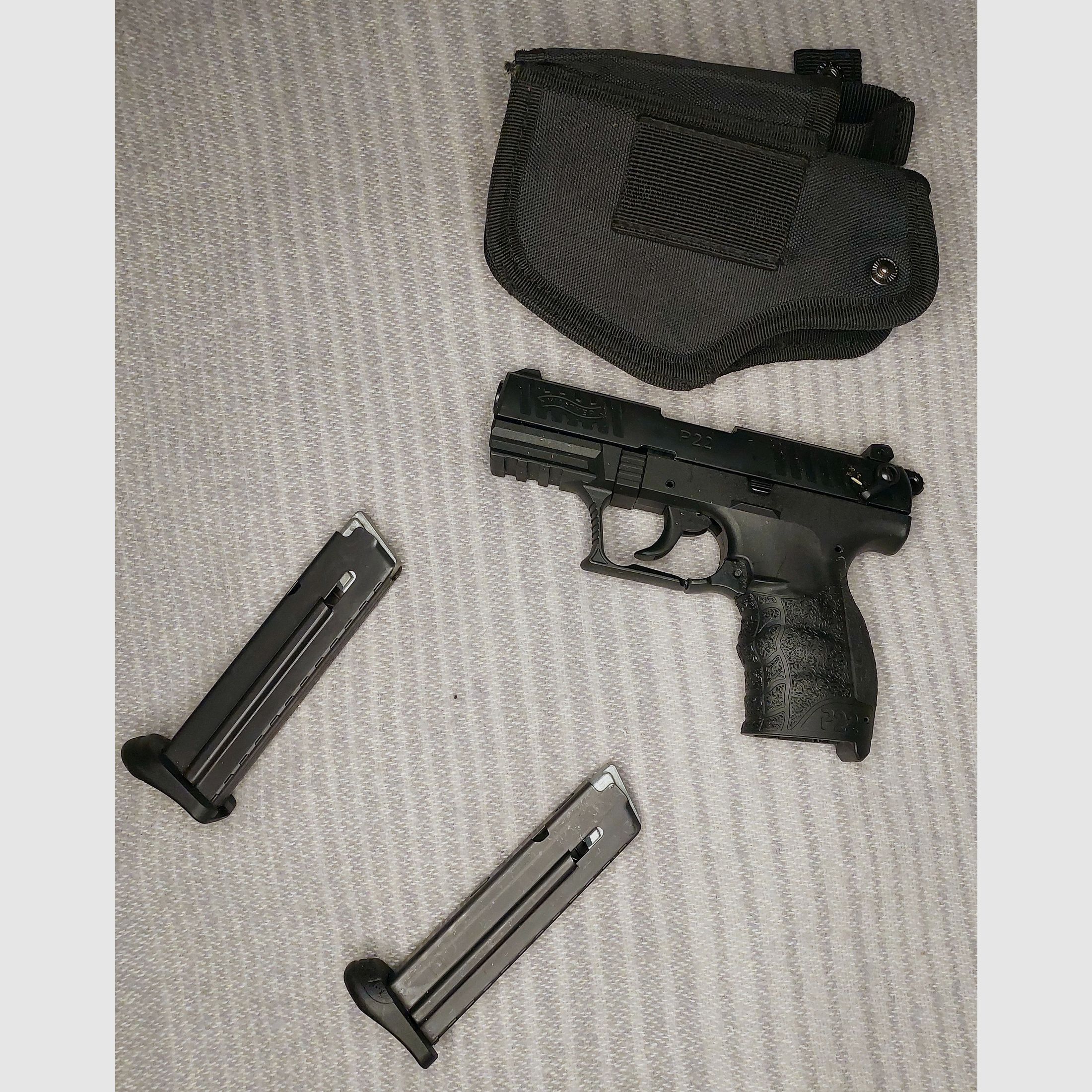 Pistola a salve Walther P22Q 9mm P.A.K. nera (PTB 778) con fondina e 2 caricatori [P 22 q]