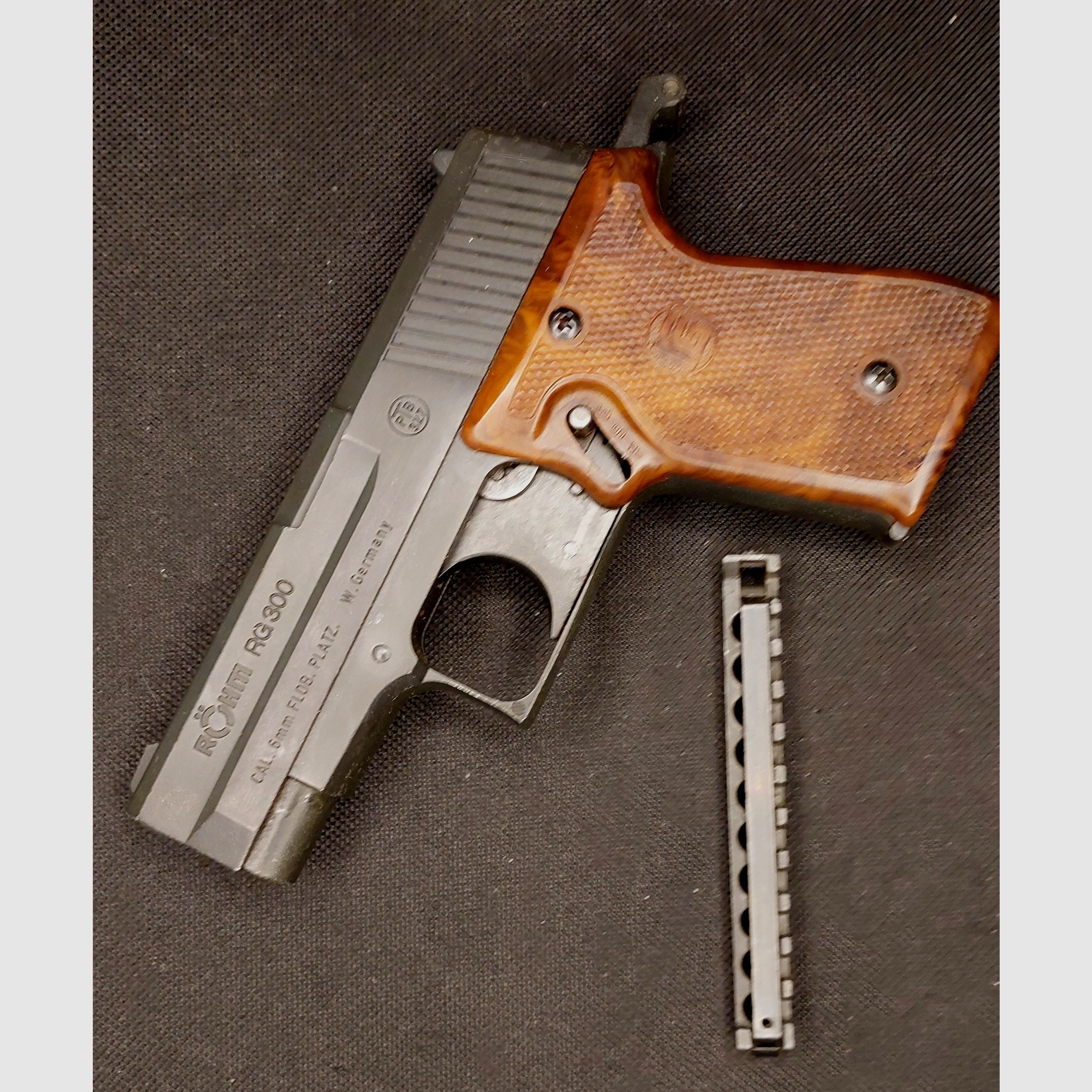 Röhm RG300 (RG 300) pistola a salve cal. 6mm Flobert (PTB 327)