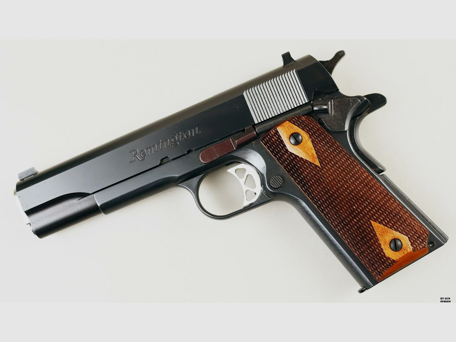 Pistola Remington mod. 1911R1 cal. 45 acp matr. RH11453A, immagine 2 di 9