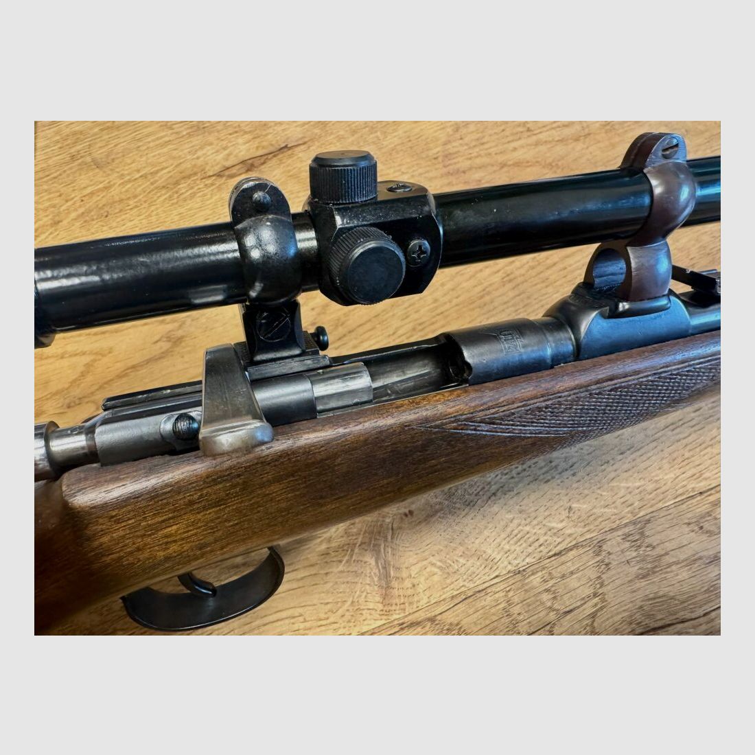 Anschütz .22 LR con telescopio