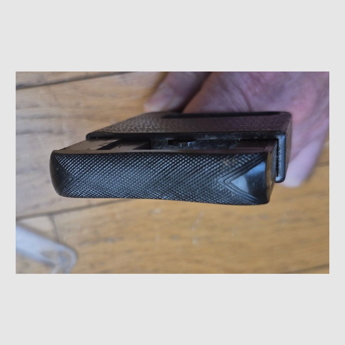 Amusant und nicht so häufiger Taschenpistole „Le Gaulois“ – Auch genannt „Die Taschen-Maschinenpistole“ – Modell Nr. 2 – Herstellung ManuFrance um 1895 – Kaliber 8mm Le Gaulois – Waffe mit System ohne Abzug – Selbstladepistole 5 Schuss! – Guter ästhetischer und mechanischer Zustand -TBE, Bild 10 von 10