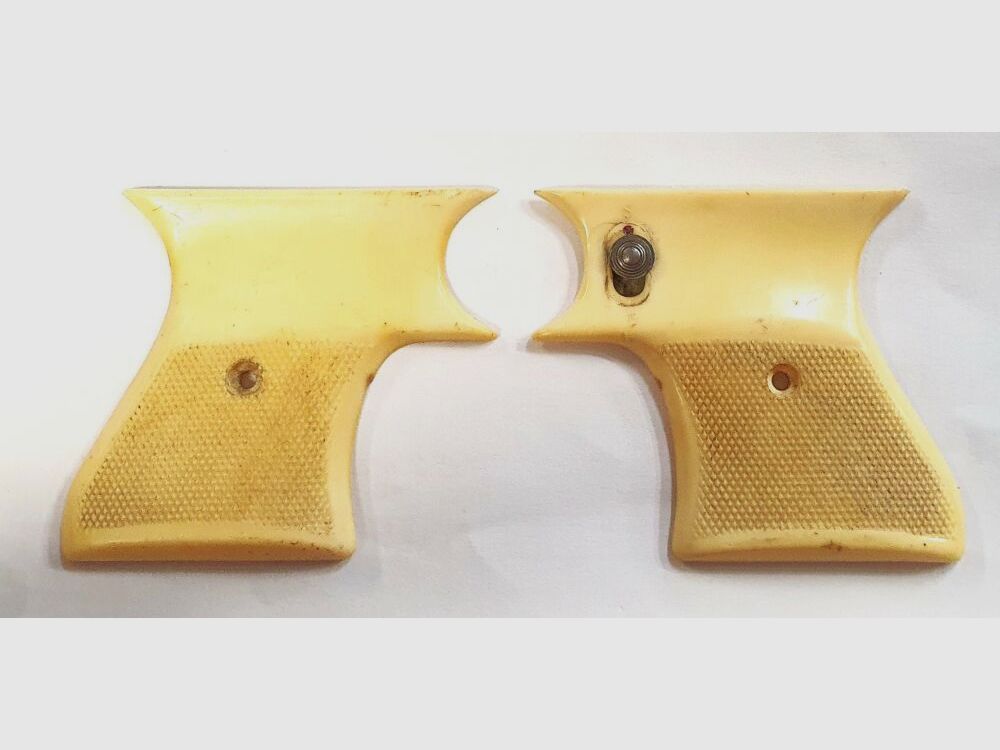 EMGE Paar Griffschalen für Em-GE Modell 320 Pistole, gebraucht