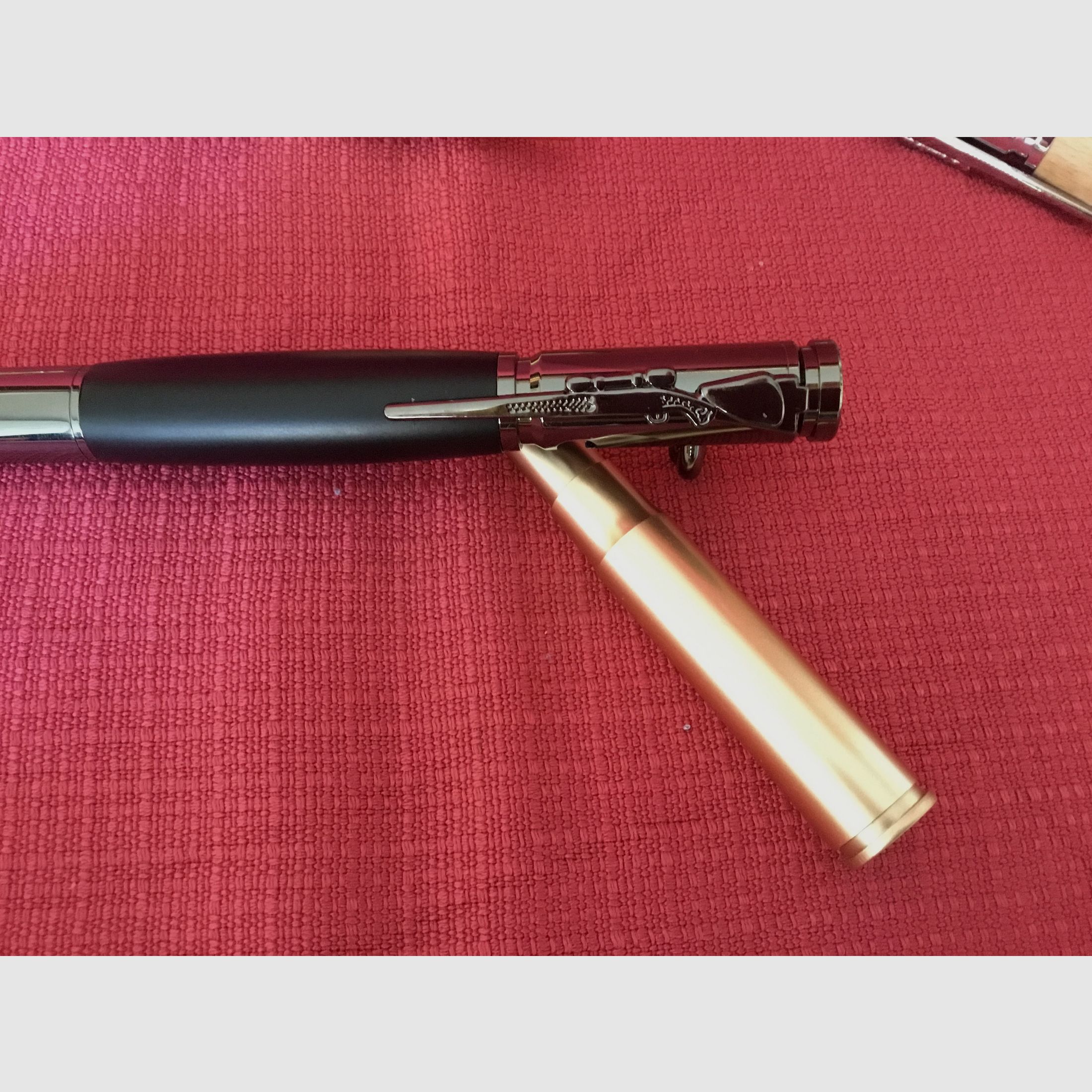 Uitgevallen: Luxe balpennen in patroonvorm in verschillende houtkleuren.