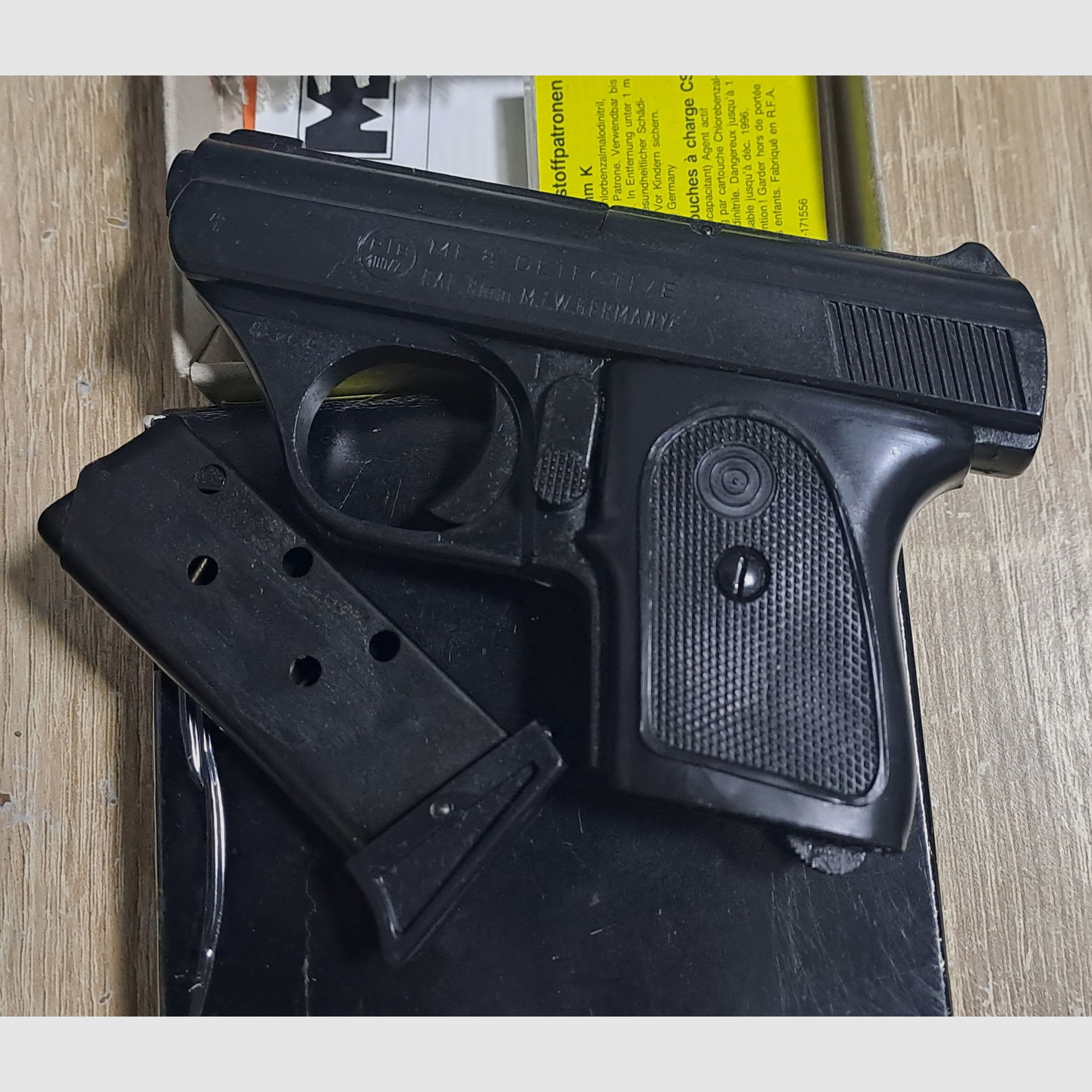 Seltene ME 8 Detective 8mm Knall im PTB 100/2 in Verpackung!