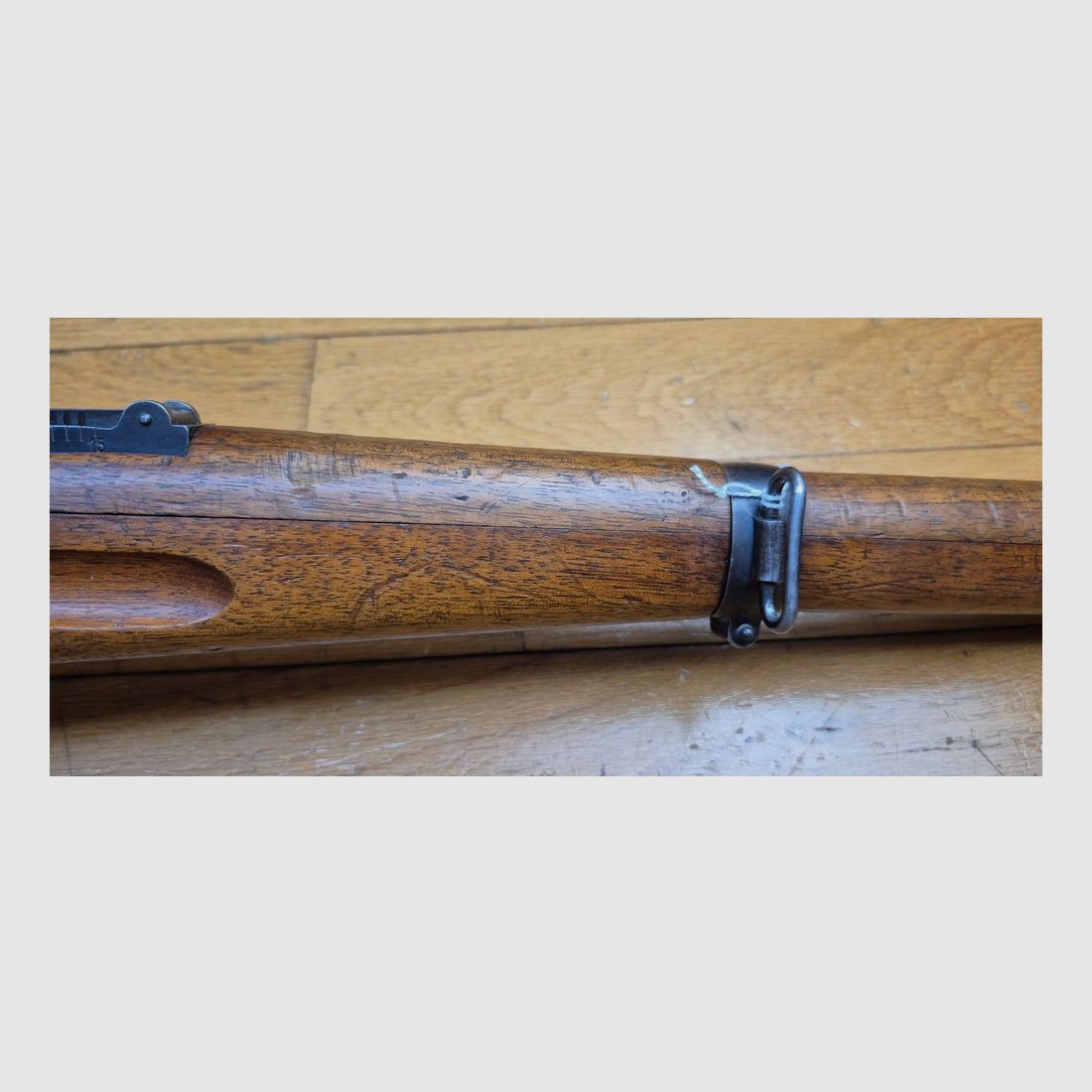 Zeldzame Zwitserse geweer 05/11 – Gebaseerd op het cavaleriegeweer 1905 systeem 1889 Schmidt Rubin, aangepast in 1911 – GP11 munitie in 7,5 x 55 Zwitsers – Goede hout, maar met reparaties – Onberispelijke mechanica en zeer mooie loop – Uitstekend klein geweer in cat. D – BE/BE+, afbeelding 9 van 45