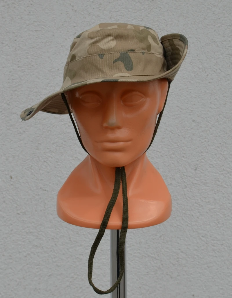 Sombrero de camuflaje desértico polaco