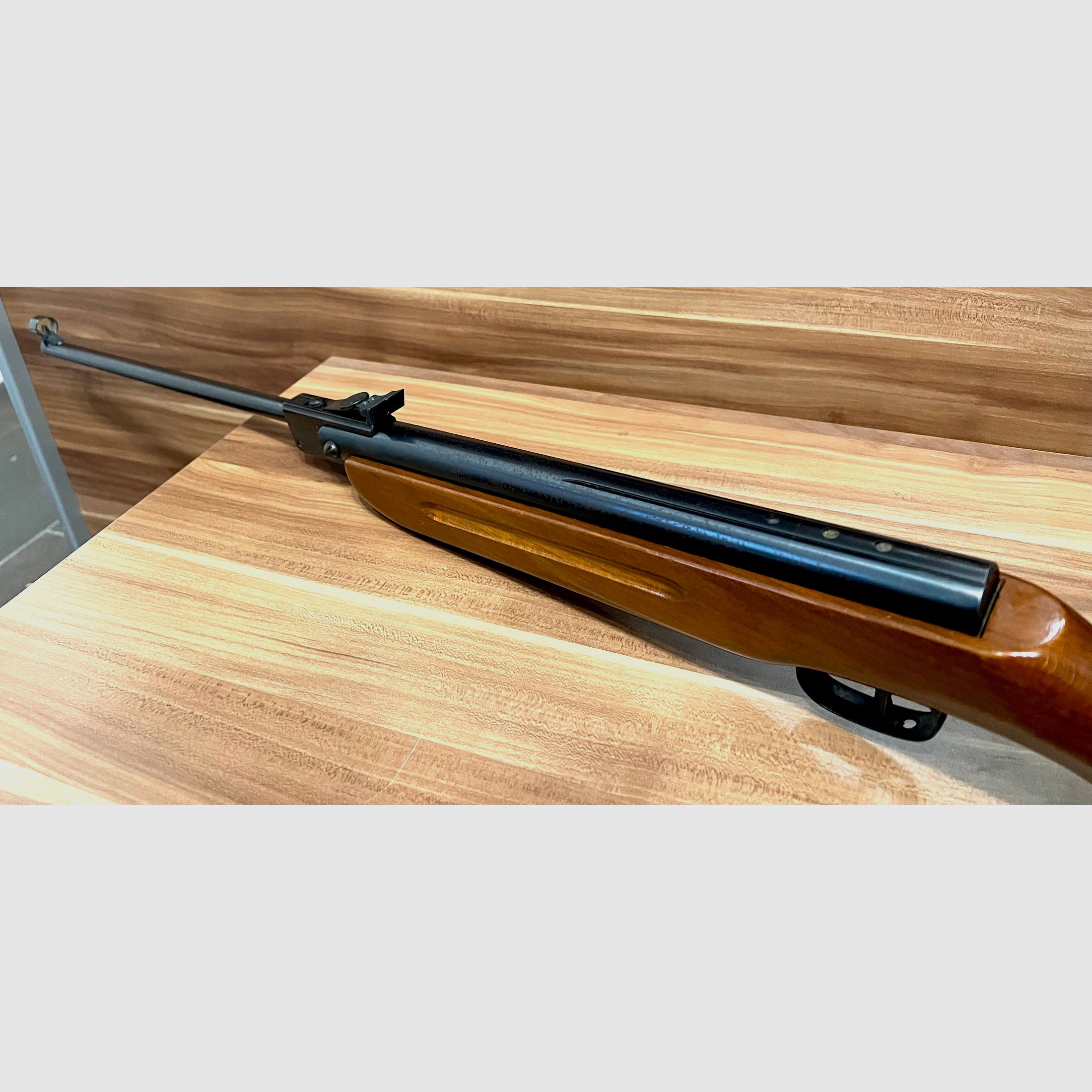 Karabinek pneumatyczny Weirauch HW 50