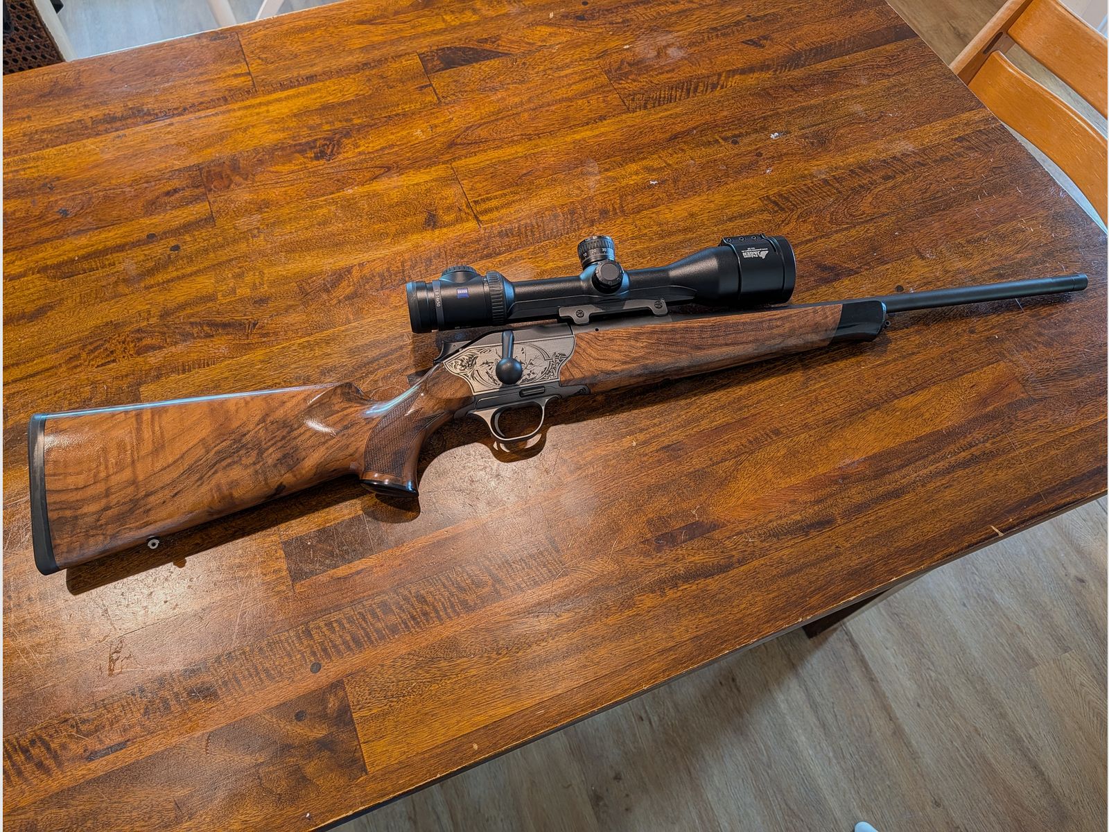 Blaser R8 8x57IS con cañón de 52cm