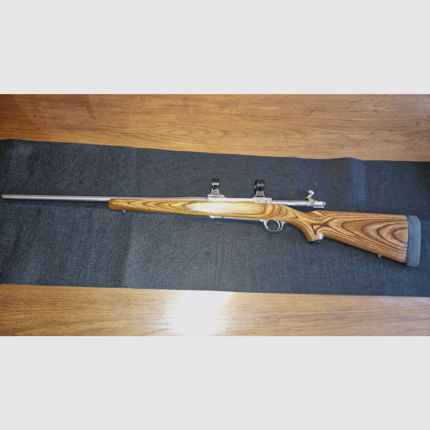 Repetierbüchse RUGER M77 Mark II Compact im Kaliber 30-06 Spr. Edelstahl