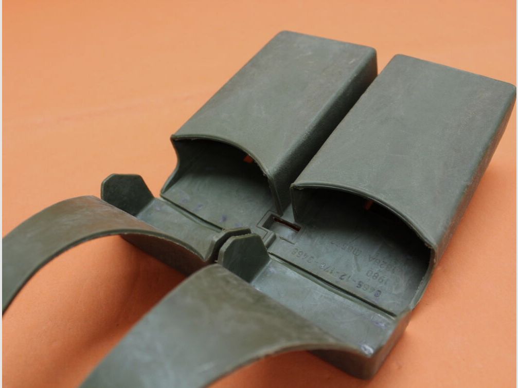 BUND SURPLUS Heckler&Koch HK G3: Torba na magazyny BUND polimerowa oliwkowa na 2 magazyny 20-strzałowe SURPLUS używane