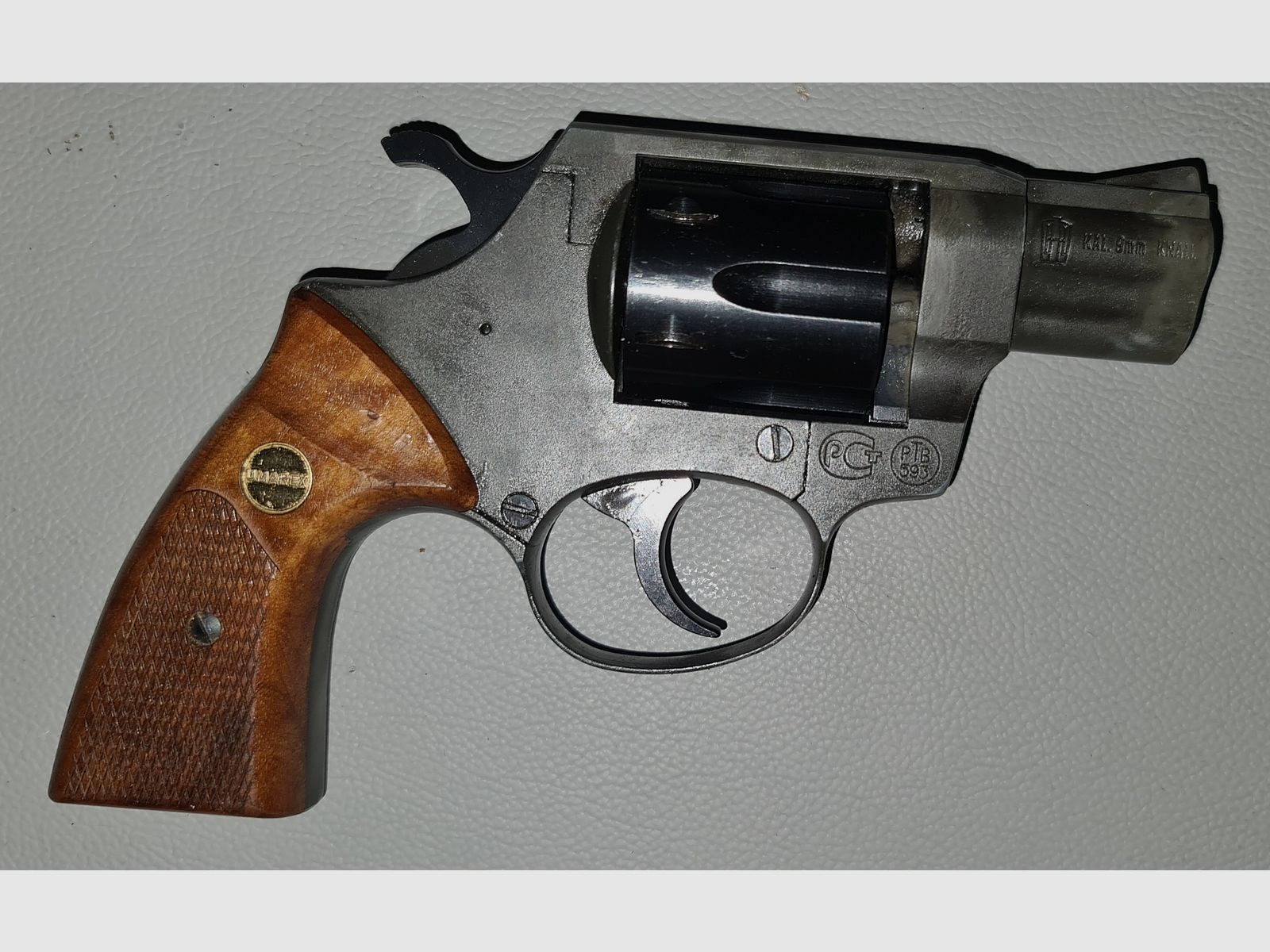 REVOLVER UMAREX ALFA 2 / cal. 9mm / PTB 593 / SCHRECKSCHUSS GAS PISTOLE SILVESTER SELBSTVERTEIDIGUNG SAMMLER ohne ZUBEHÖR 