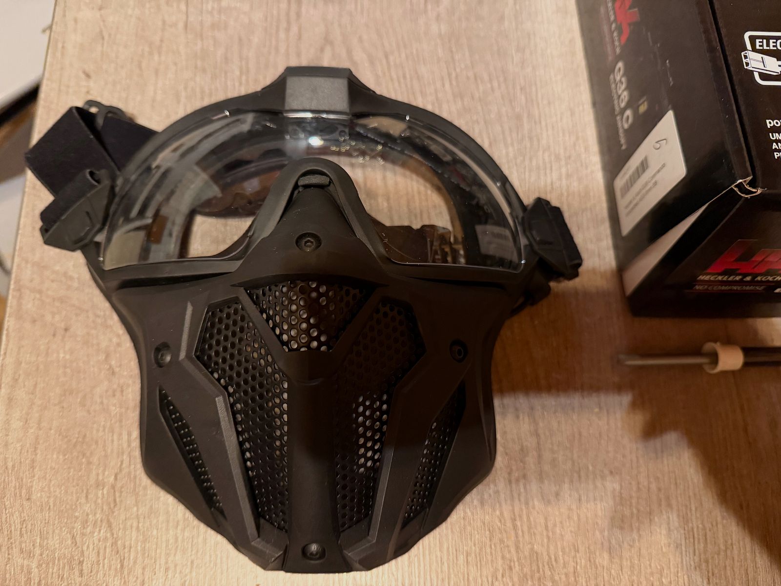 H&K G36C AEG 0,5J Set de démarrage, 6 chargeurs, 3800 billes, masque