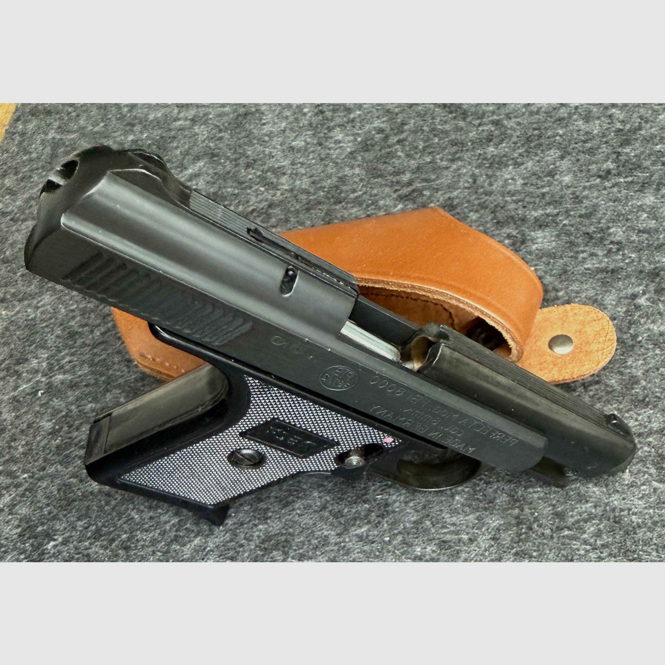 Reck Perfecta FBI 8000, PTB-Nummer 387/2 aus dem Jahr 1994 mit Original-Karton, Anleitung, Rechnung und Holster