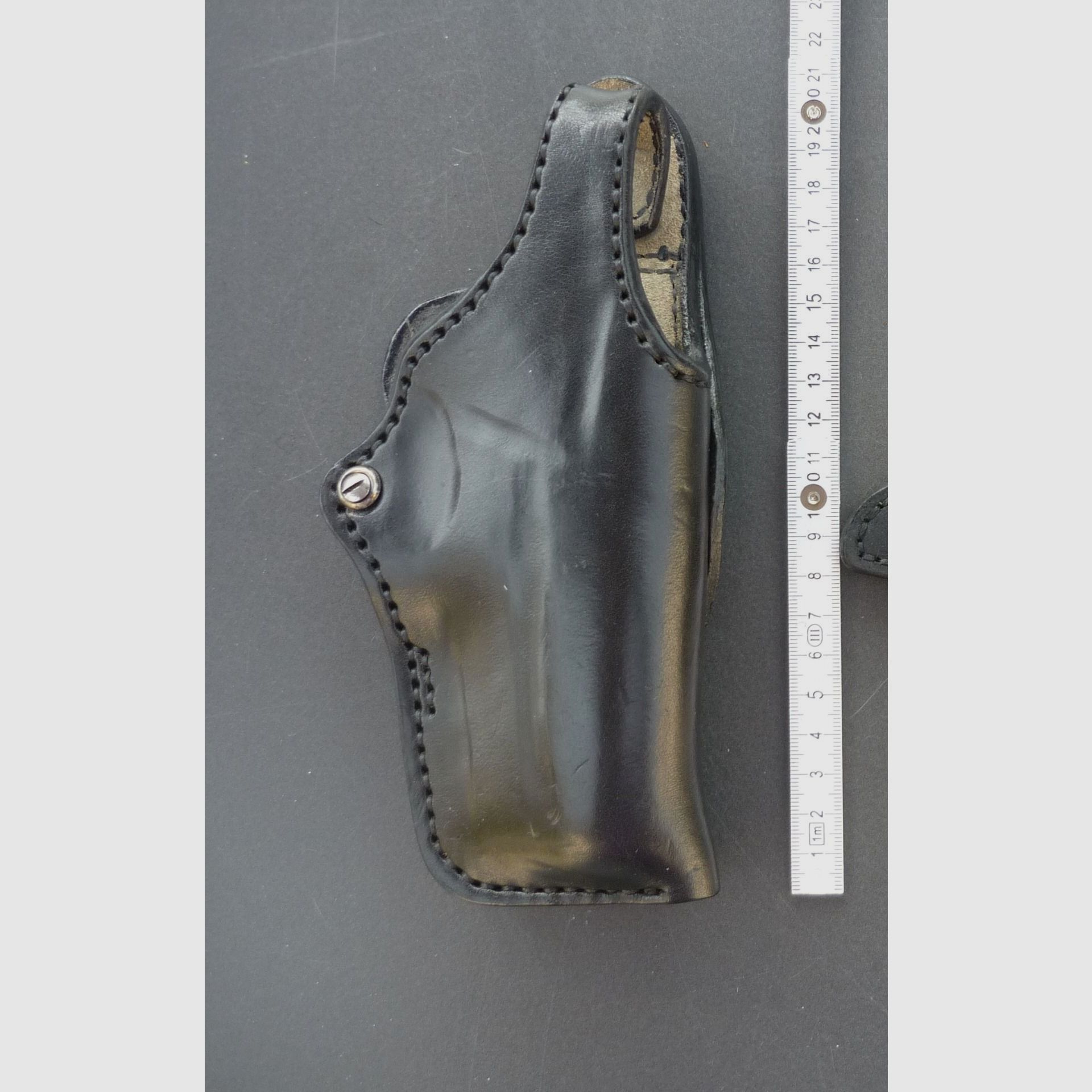 HKDesign Holster  Art. Nr.  002 : Eenvoudig holster met drukknopsluiting  -  voor:  S&W 639 -  voor rechtshandigen, afbeelding 1 van 8