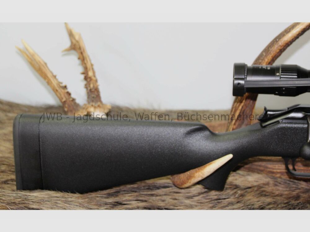 Blaser R93 Offroad Semi-Weight mit Zielfernrohr -ideale Drückjagdwaffe- .300WinMag