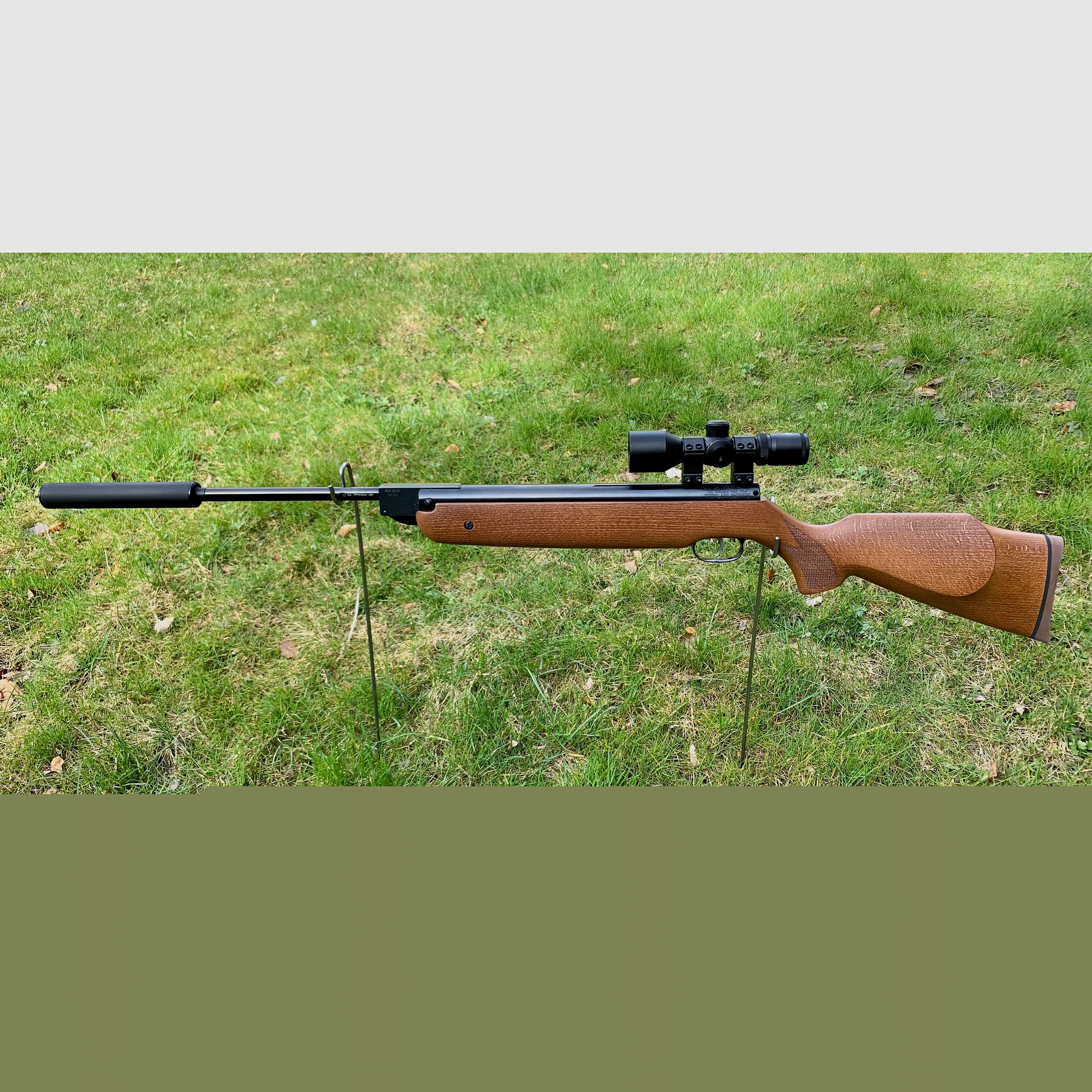 Weihrauch HW 80 K con silenziatore calibro 5,5 mm e cannocchiale 3-9x40 compatto