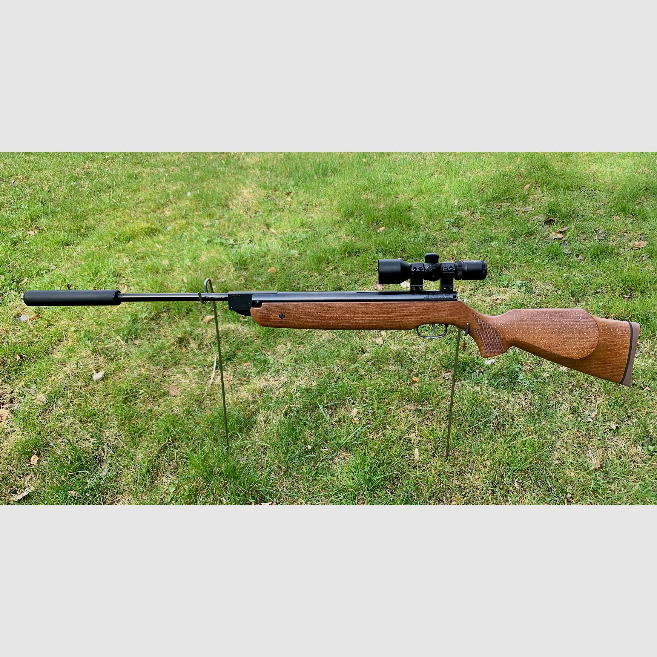 Weihrauch HW 80 K con silenciador cal. 4,5 mm y visor 3-9x40 compacto