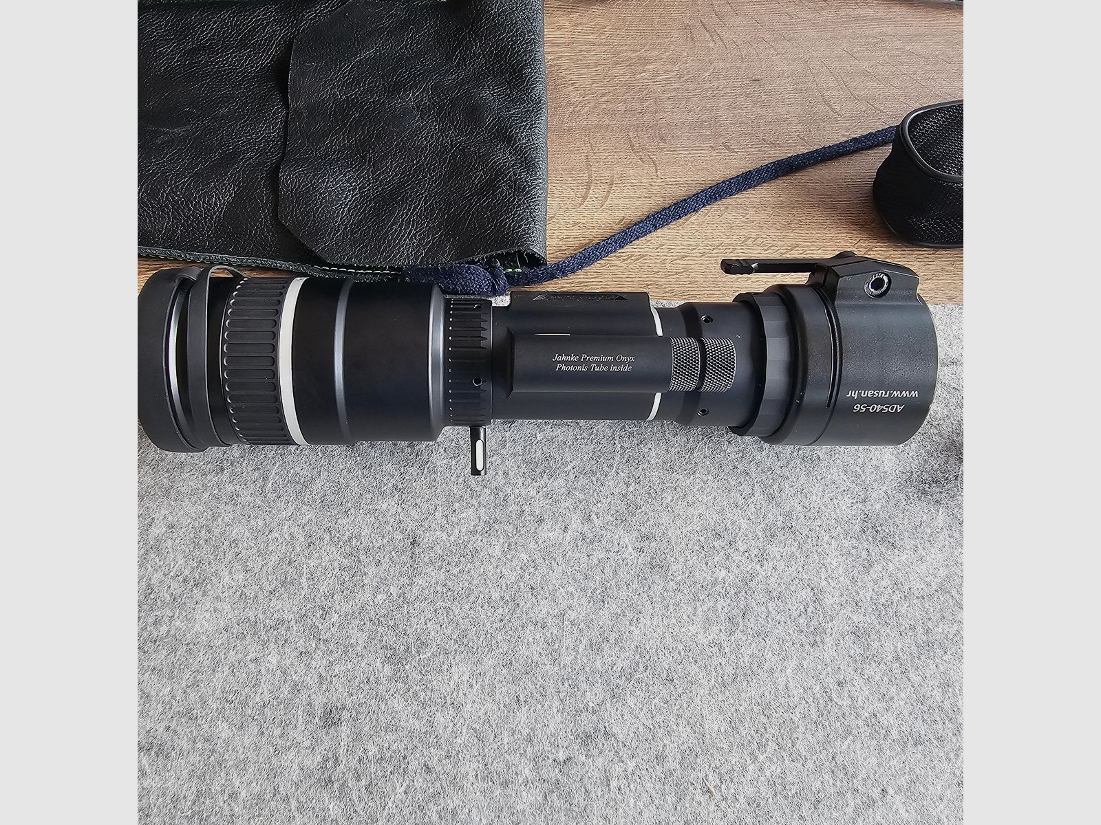 Jahnke DJ-8 NSV Kompakt1x56 mit Premium Photonis Onyx Bildröhre in der höchsten Leistungsklasse III. Weißes Bild der Premiumklasse. Erste Sortierung