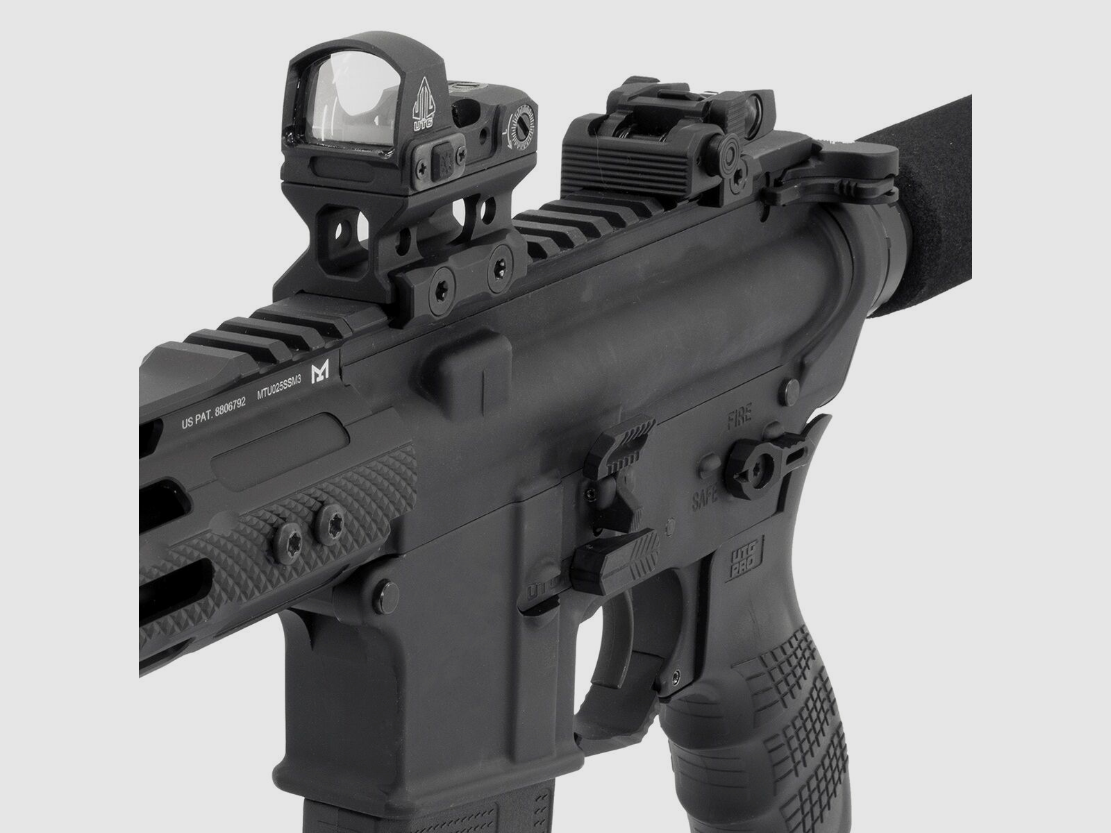 UTG Leapers AR15 Oversized Bolt-Catch - schwarz